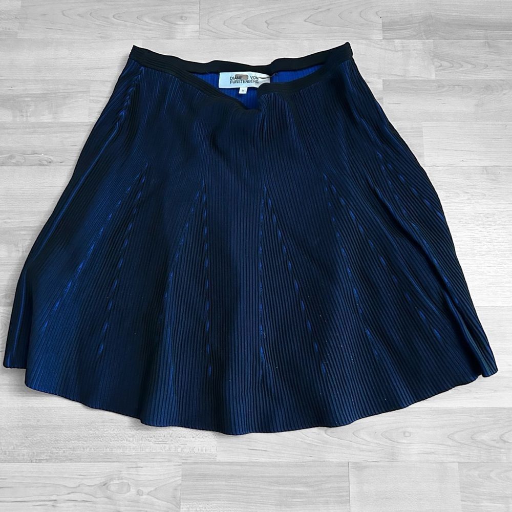 Diane von Furstenberg Two Tone Knit Skirt Size Medium